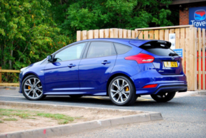 2017 Ford Focus St-Line 1.5 Tdci 5-Door Powershift Auto - 22,500 Miles - Sync 3 Sat Nav, 18inch Alloys - Fsh - Blue in Blue — image 6