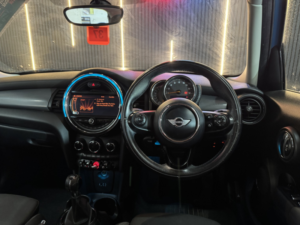 2017 MINI Hatch 1.5 5-Door Hatch Cooper in Blue — image 4