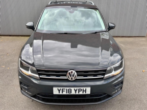 2018 Volkswagen Tiguan 2.0 Tdi Se Navigation 4motion Euro 6 (s/s) 5dr in Grey — image 4