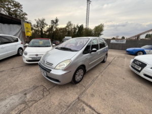 2004 Citroen Xsara Picasso 2.0i 16v Desire 5dr in Silver — image 2