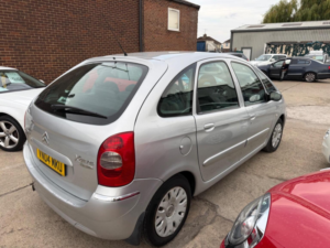 2004 Citroen Xsara Picasso 2.0i 16v Desire 5dr in Silver — image 5