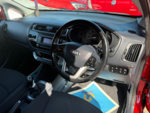 2015 Kia Rio 1.4 Ecodynamics 2 Euro 6 (s/s) 5dr in Red — image 3