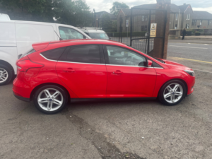 2017 Ford Focus 1.0t Ecoboost Titanium Hatchback 5dr Petrol Manual Euro 6 (s/s) (125 Ps) in Red — image 3