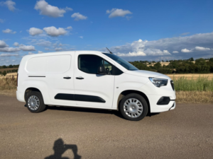 2020 Vauxhall Combo 1.5 Turbo D 2300 Sportive in White — image 5