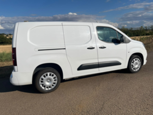 2020 Vauxhall Combo 1.5 Turbo D 2300 Sportive in White — image 6