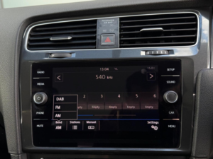 2017 Volkswagen Golf 1.4 Tsi Bluemotion Tech S Euro 6 (s/s) 3dr in Silver — image 3
