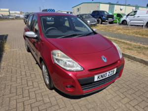 2010 Renault Clio 1.2 I-Music in Red — image 2