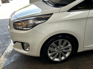2013 Kia Carens 1.7 Crdi Ecodynamics 3 Euro 5 (s/s) 5dr in White — image 5