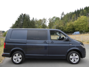 2019 Volkswagen Transporter 2.0 Tdi T32 Bluemotion Tech Highline Kombi Double Cab 5dr Diesel DSG Fwd Swb Euro 6 (s/s) (150 Ps) in Blue — image 2