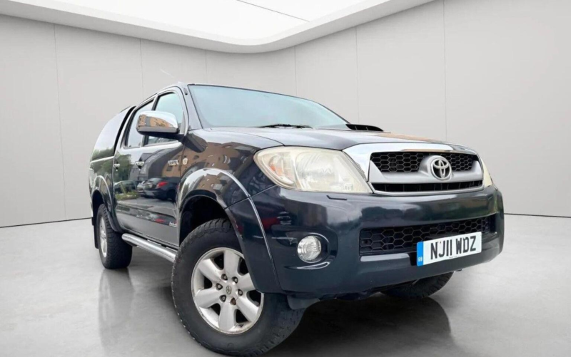 2011 Toyota Hilux 3.0 D-4d Invincible 4WD Euro 5 4dr in Other — image 1
