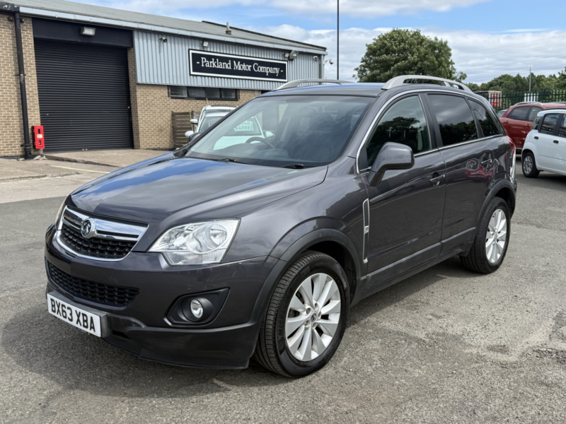 2013 Vauxhall Antara 2.2 Cdti Exclusiv in Grey — image 1