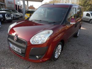 2014 Fiat Doblo 1.6 Doblo Eleganza 1.6 16v Multijet 90hp Dualogic in Red — image 3