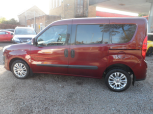 2014 Fiat Doblo 1.6 Doblo Eleganza 1.6 16v Multijet 90hp Dualogic in Red — image 4