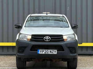 2020 Toyota Hilux D-4d Active Pickup 2.4 Manual Diesel in White — image 2