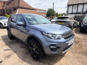 2018 Land Rover Discovery Sport Td4 Se Tech in Blue — image 5