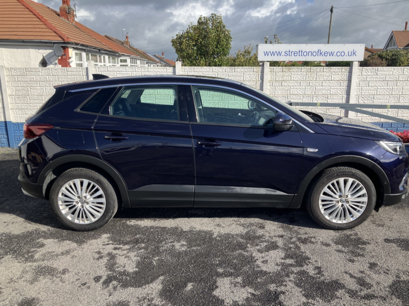 2019 Vauxhall Grandland X 1.5 Turbo D Blueinjection Tech Line Nav in Purple — image 1
