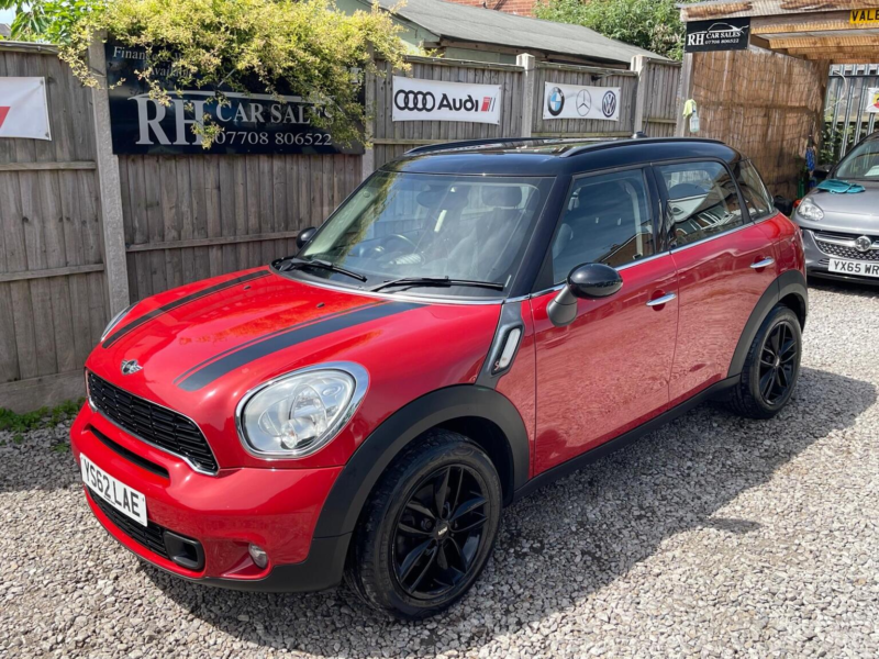 2012 MINI Countryman 2.0 Cooper Sd Euro 5 (s/s) 5dr in Red — image 1