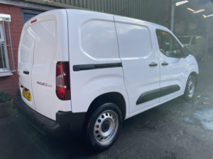 2021 Toyota Proace City 1.5 Bluehdi Active in White — image 5
