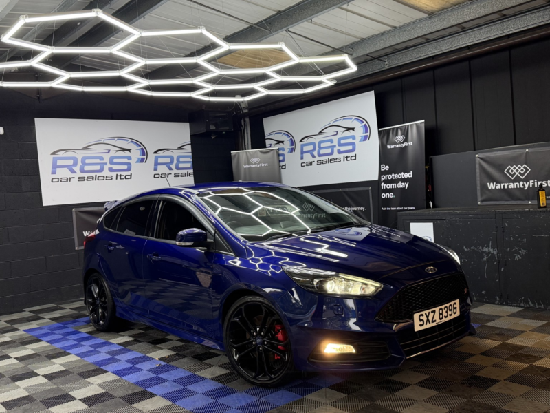 2018 Ford Focus 2.0 Tdci St-3 in Blue — image 1