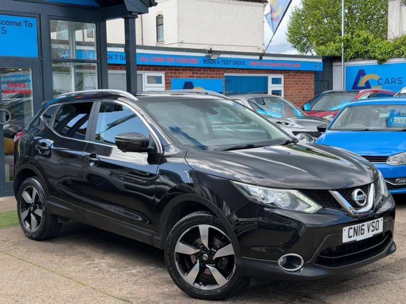 2016 Nissan Qashqai 1.2 Dig-T N-Connecta 2WD Euro 6 (s/s) 5dr in Black — image 1