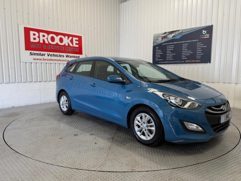 2012 Hyundai I30 1.6 Crdi Blue Drive Active Tourer Euro 5 (s/s) 5dr in Blue — image 1