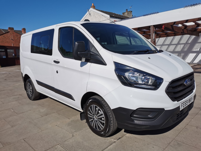 2019 Ford Transit Custom 2.0 300 Ecoblue Leader 300 L1 Double Cab Crew Van in White — image 1