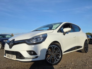 2018 Renault Clio 0.9 Tce Iconic Hatchback 5dr Petrol Manual Euro 6 (s/s) (75 Ps) in White — image 2