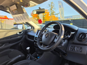 2018 Renault Clio 0.9 Tce Iconic Hatchback 5dr Petrol Manual Euro 6 (s/s) (75 Ps) in White — image 5
