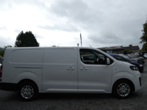 2020 Vauxhall Vivaro 1.5 Turbo D 2900 Sportive Panel Van 5dr Diesel Manual L2 H1 Euro 6 (s/s) (100 Ps) in White — image 2