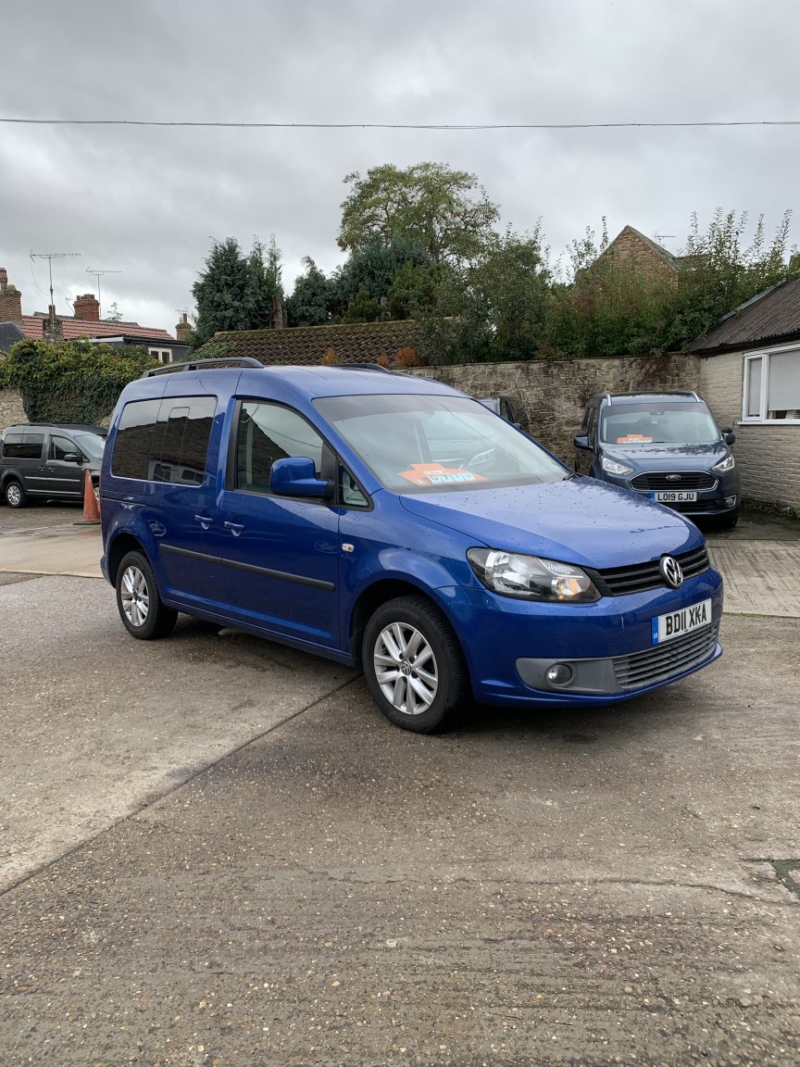 2011 Volkswagen Caddy Life 1.6 Tdi Cr in Blue — image 1