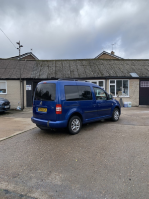 2011 Volkswagen Caddy Life 1.6 Tdi Cr in Blue — image 2