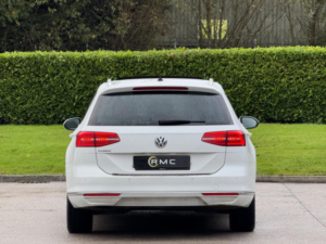 2017 Volkswagen Passat 2.0 Tdi Gt DSG Euro 6 (s/s) 5dr in White — image 6