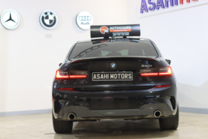 2019 BMW 3 Series 2.0 320i M Sport in Black — image 4