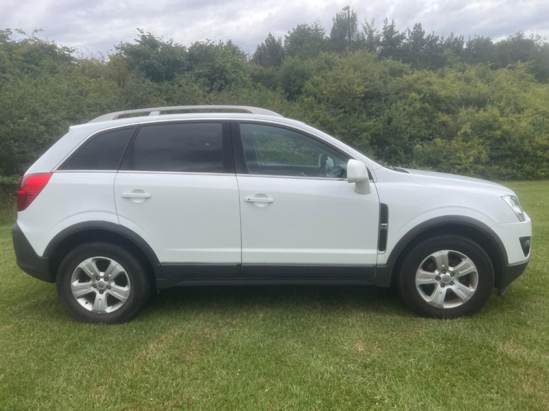2016 Vauxhall Antara 2.2 Cdti Exclusiv in White — image 1