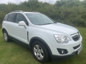 2016 Vauxhall Antara 2.2 Cdti Exclusiv in White — image 2