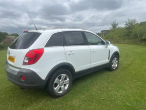 2016 Vauxhall Antara 2.2 Cdti Exclusiv in White — image 6
