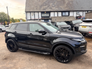 2017 Land Rover Range Rover Evoque Ed4 Se Tech in Black — image 4
