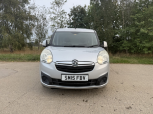 2015 Vauxhall Combo 1.3 Cdti 2300 16v Sportive in Silver — image 4