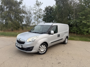 2015 Vauxhall Combo 1.3 Cdti 2300 16v Sportive in Silver — image 6