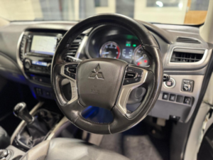 2017 Mitsubishi L200 2.4 Di-D Dc Barbarian 4WD Euro 6 4dr in White — image 2
