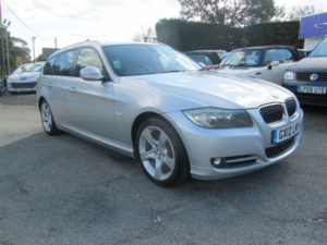 2012 BMW 3 Series 2.0 320d Exclusive Edition in Silver — image 4