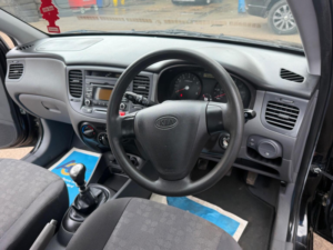 2009 Kia Rio 1.4 5dr in Black — image 2