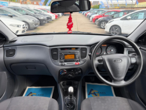 2009 Kia Rio 1.4 5dr in Black — image 3