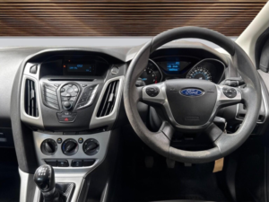 2013 Ford Focus 1.0t Ecoboost Edge Euro 5 (s/s) 5dr in Black — image 3