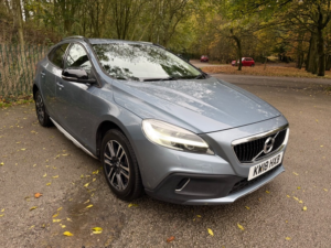 2018 Volvo V40 T3 Cross Country Nav Plus in Blue — image 2