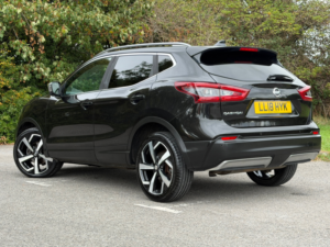 2018 Nissan Qashqai 1.2 Dig-T Tekna+ SUV 5dr Petrol Xtron Euro 6 (s/s) (115 Ps) in Black — image 3