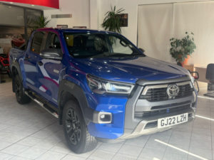 2022 Toyota Hilux 2.8 D-4d Invincible X in Blue — image 2