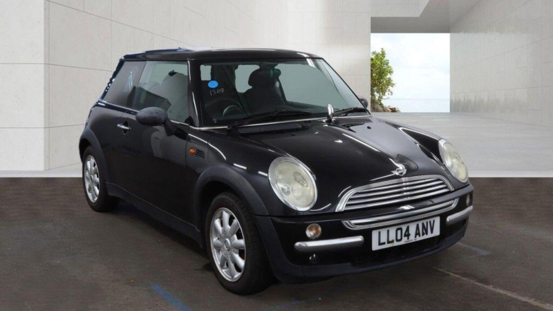 2004 MINI Hatch 1.6 One Euro 3 3dr in Black — image 1