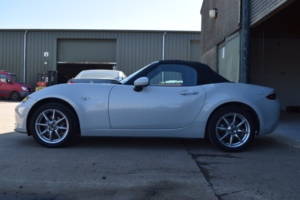 2015 Mazda Mx-5 1.5 Skyactiv-G Se-L Nav in Silver — image 3