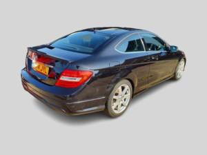 2014 Mercedes-Benz C Class 2.1 C220 Cdi Amg Sport Edition in Black — image 5